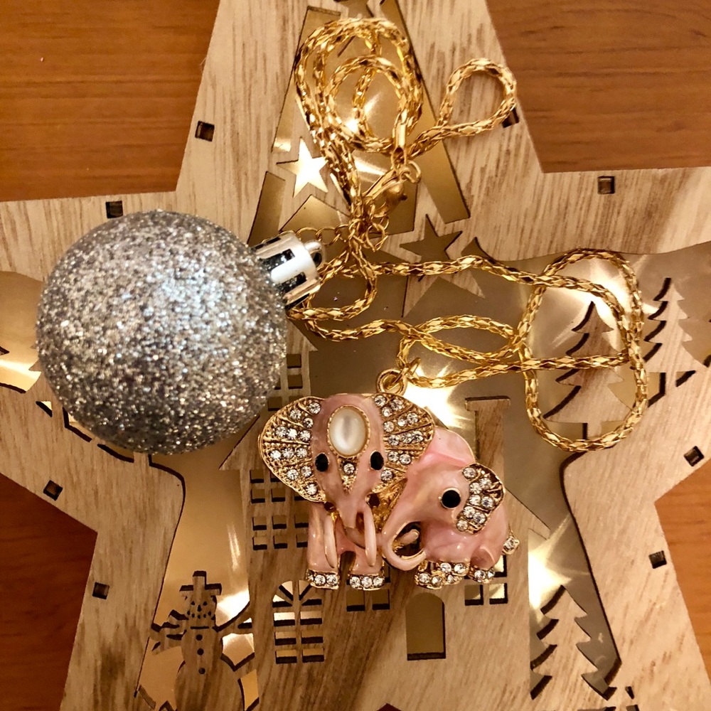 🎄🐘Pretty Pink🐘🎄